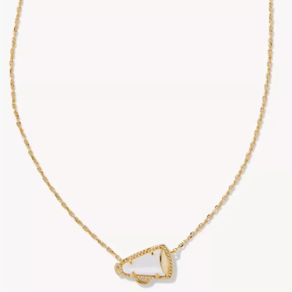 Kendra Scott Accessories - Kendra Scott Cheer Gold Pendant Necklace White Mother Of Pearl  📣🤍
